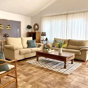 https://casa-cristina-puerto-del-carmen-lanzarote.in-canary-islands.com